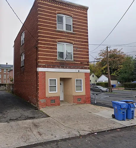 187 Oak St #3 Photo 1