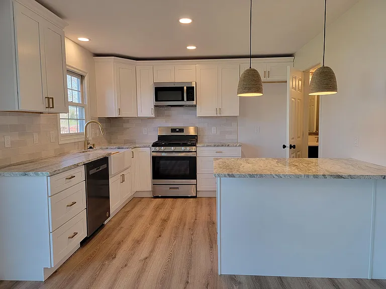 77 Brookfield Rd — Photo 8