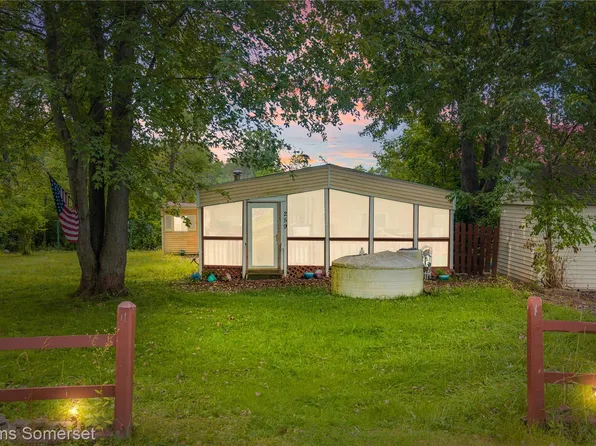 259 William St, Algonac, MI 48028