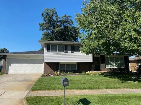 2278 Sandwood St, Portage, IN 46368