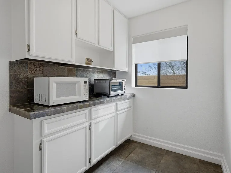 10 Venus Dr — Photo 22