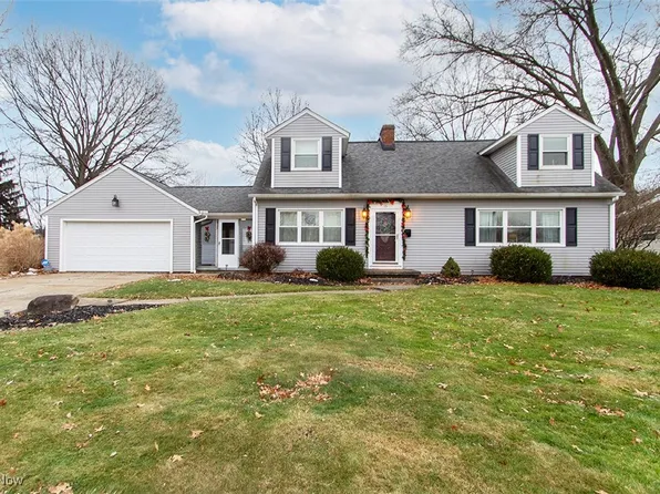 16 Eastgate Dr, Medina, OH 44256