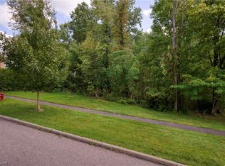 2308 Croydon Rd, Twinsburg, OH 44087
