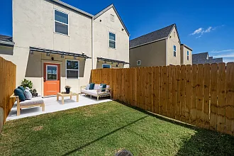 Lat Twenty7 Townhomes — Photo 19