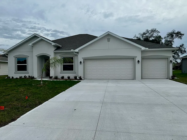 750 Grandeur St SE — Photo 1