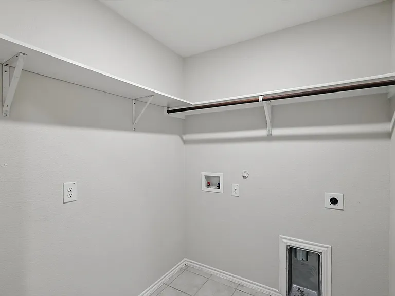 1530 Woodlake Dr — Photo 10