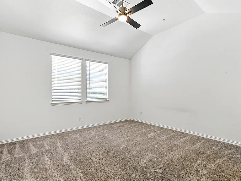 537 Parkside Dr — Photo 18