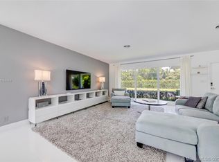 6720 E Tropical Way, Plantation, FL 33317