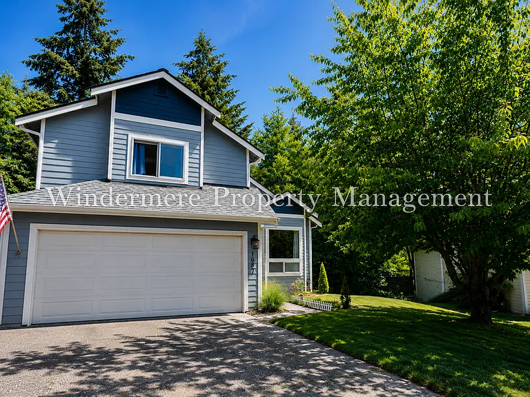 1087 NW Brinkley Ct — Photo 1