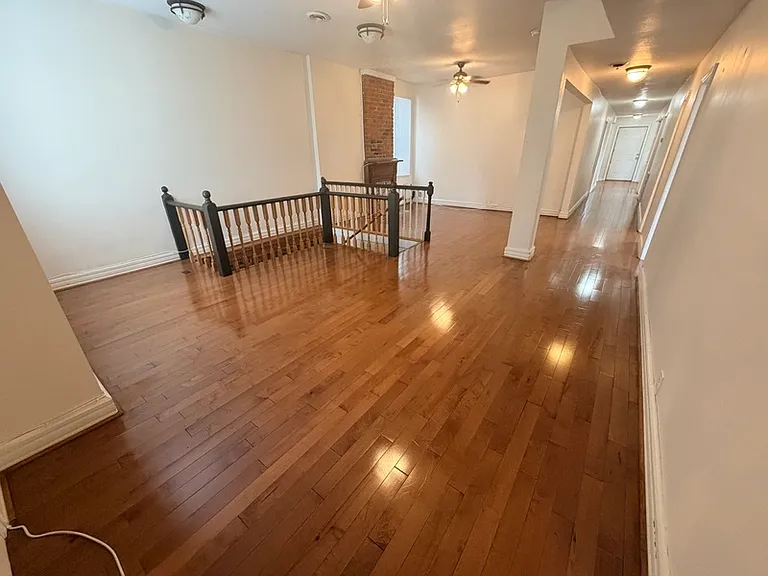 3105 E Marshall St — Photo 2