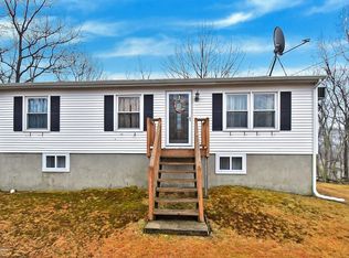1174 Bluebird Ln, Bushkill, PA 18324