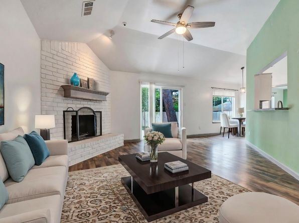 22819 River Birch Dr, Tomball, TX 77375