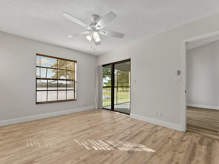 2900 Olivewood Ter #201 — Photo 11