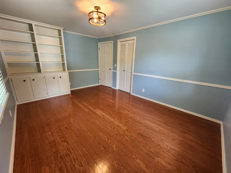 425 E Seneca St — Photo 34