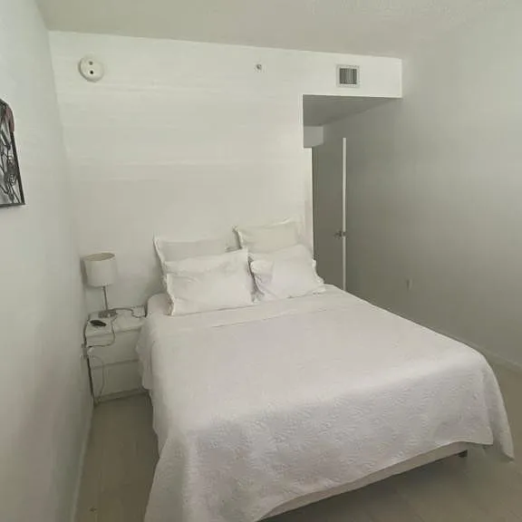 185 SE 14th Ter #711 — Photo 2