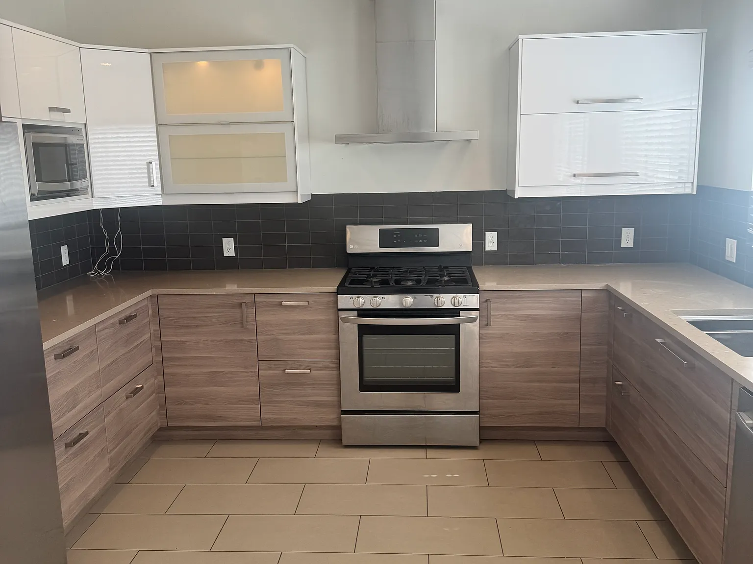 1 bed, 720 sqft, $3,295 — Photo 4