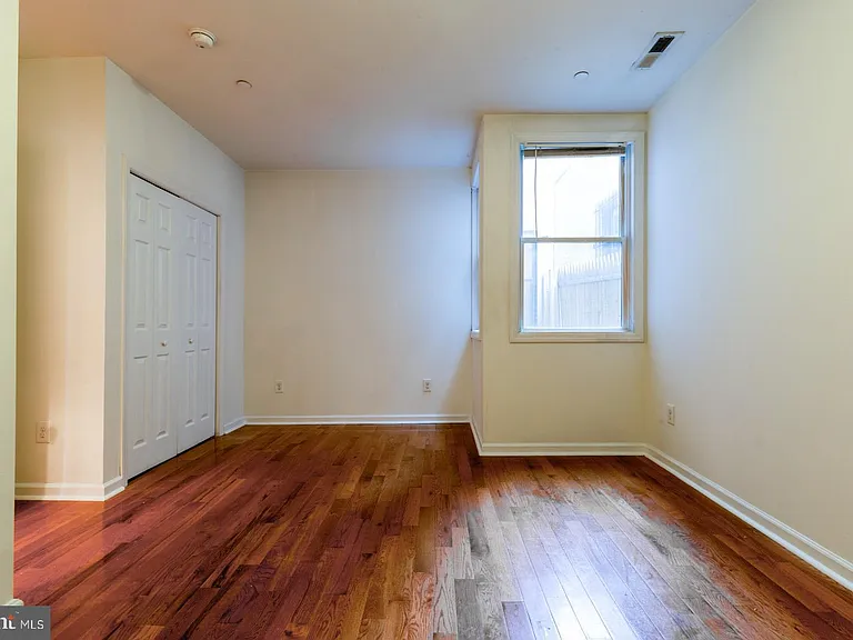 1429 Poplar St #1A — Photo 16