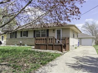 3923 E 28th St, Des Moines, IA 50317