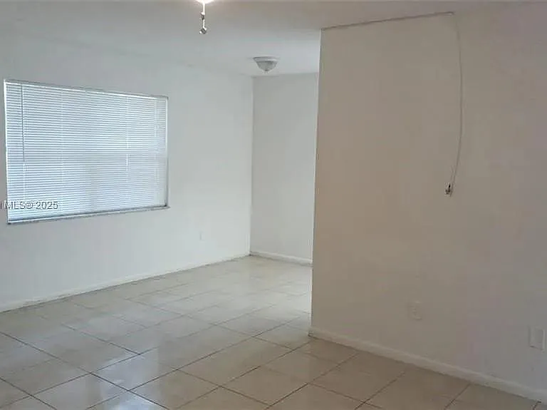 2524 Congress St #4 — Photo 6