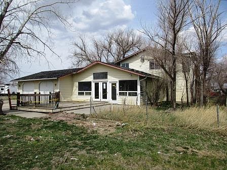 3rd image of 330 Broadway Ave W