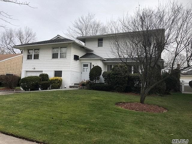 2nd image of 627 Richmond Rd