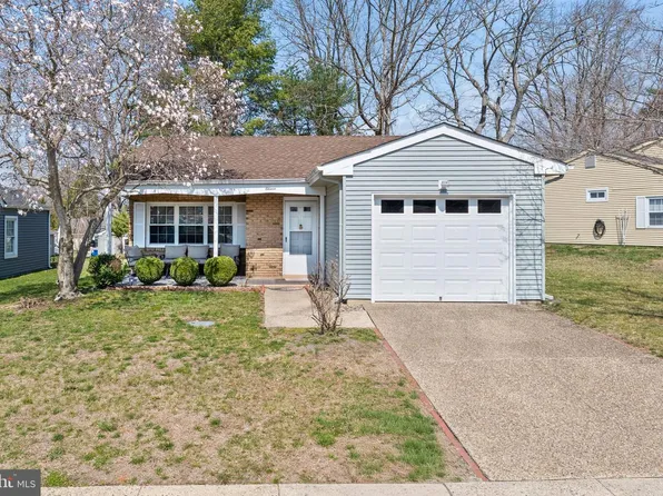 11 Buckingham Dr, Vincentown, NJ 08088