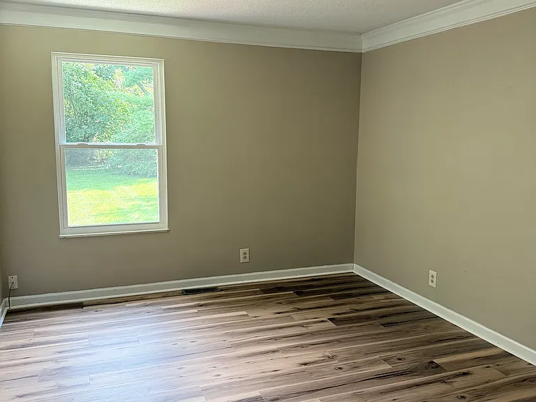 602 Blackburn Dr — Photo 10