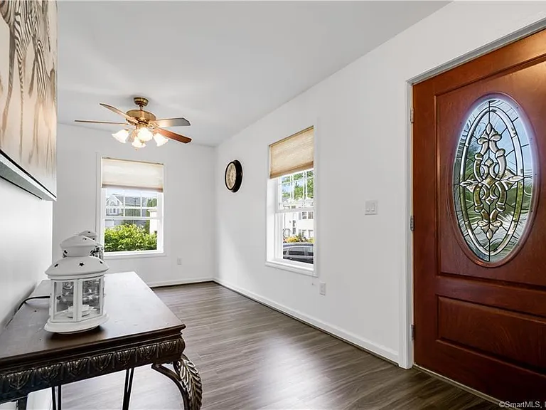 1 Alicia Ln #B — Photo 3