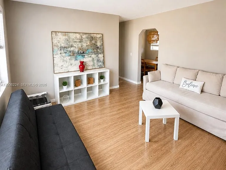 375 SW 19th Ave #1 — Photo 4