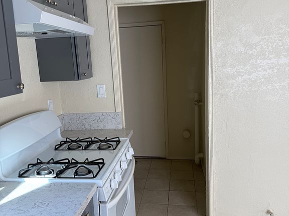 5th image of 2253 S Cochran Ave