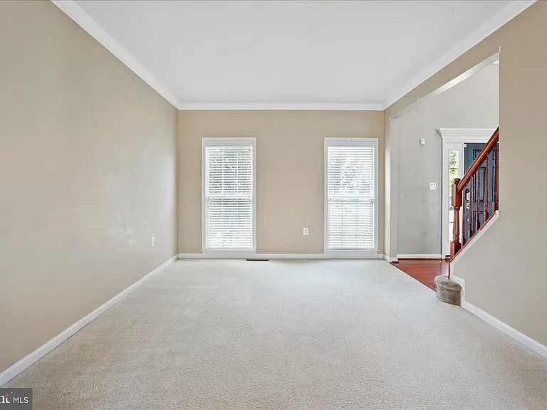 319 Morlyn Dr — Photo 4