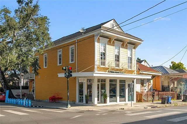 1 bed, 1.0 bath, 700 sqft, $1,900 — Photo 2