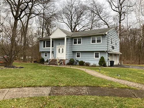 718 Spring Ave Photo 1