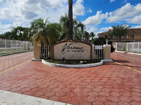 8039 SW 21st Ct, Hollywood, FL
