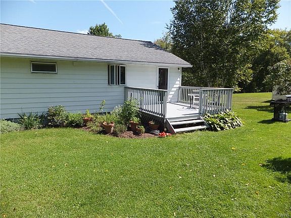 5th image of 241 Valley Dr