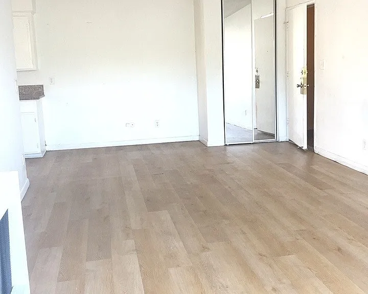 2405 S Corning St — Photo 8