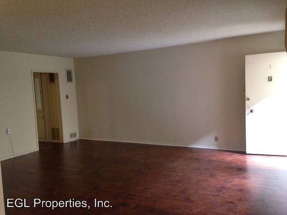2nd image of 1419 Cardiff Ave APT 01