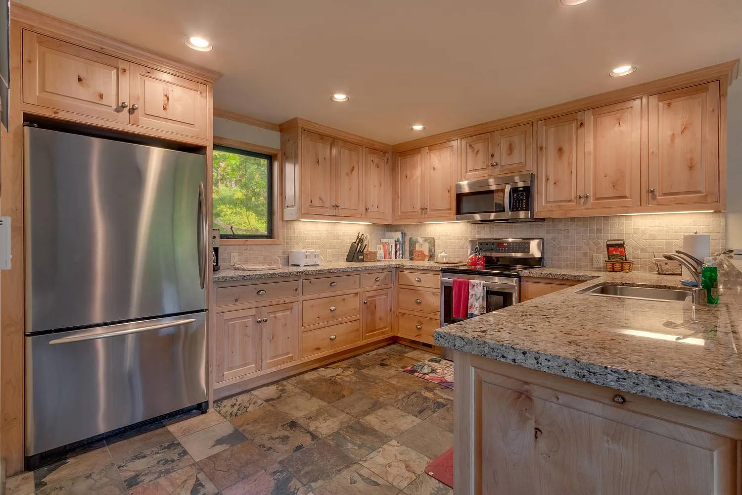 3 bed, 1538 sqft, $5,000 — Photo 4