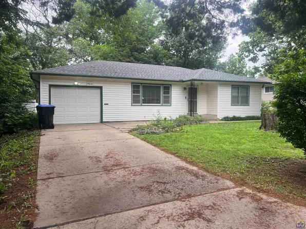 4616 SW 9th St, Topeka, KS 66606