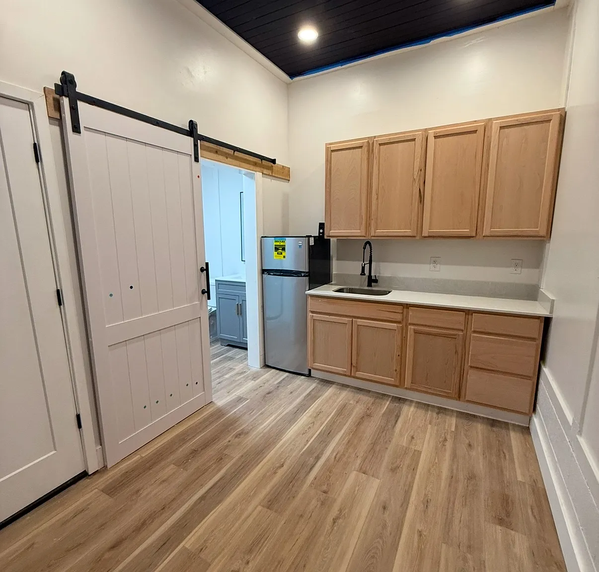 Studio, 600 sqft, $1,250 — Photo 2