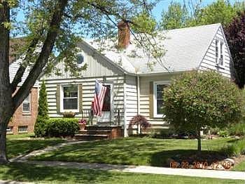 1st image of 611 S Falmouth Dr