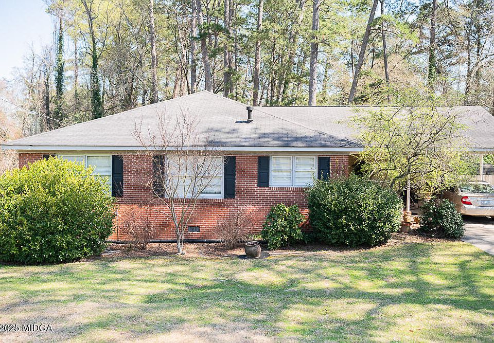 2nd image of 777 Forest Ridge Dr W