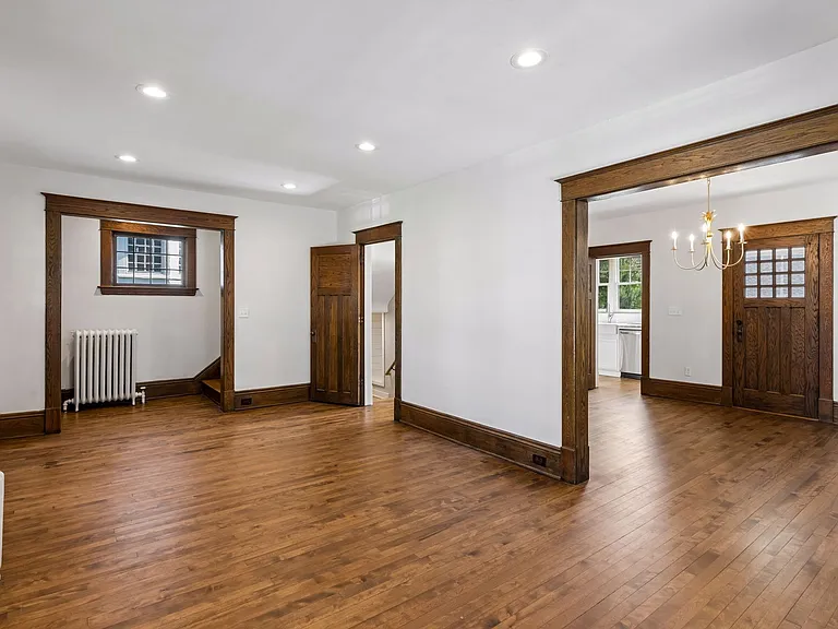 3329 Dupont Ave S — Photo 11