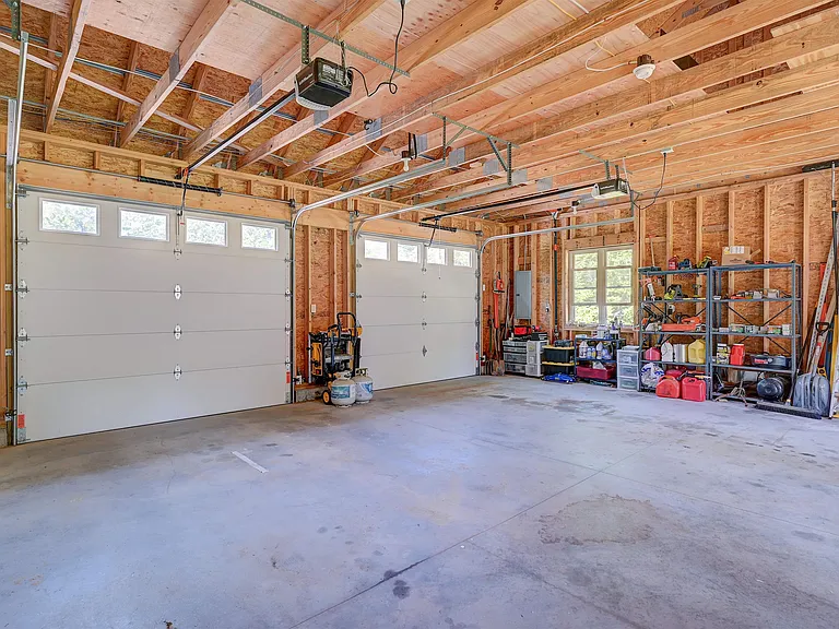 419 Winter Rd — Photo 22
