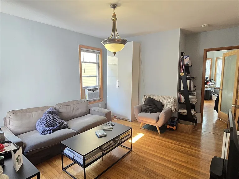 28 Bardwell St #1 — Photo 14