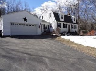62 Wallace Rd, Goffstown, NH 03045