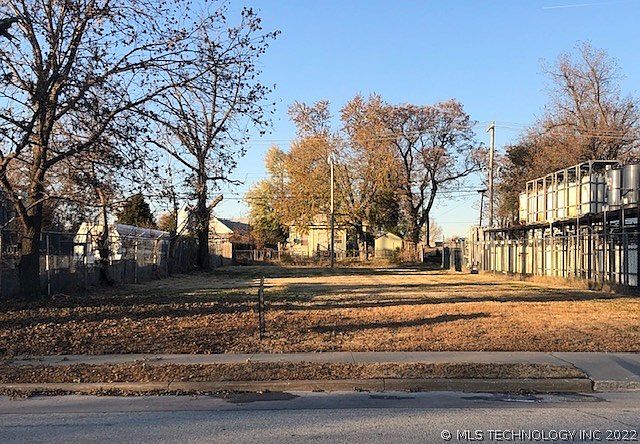 2nd image of 1321 E 2nd St