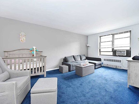 3rd image of 84-01 Main St #3