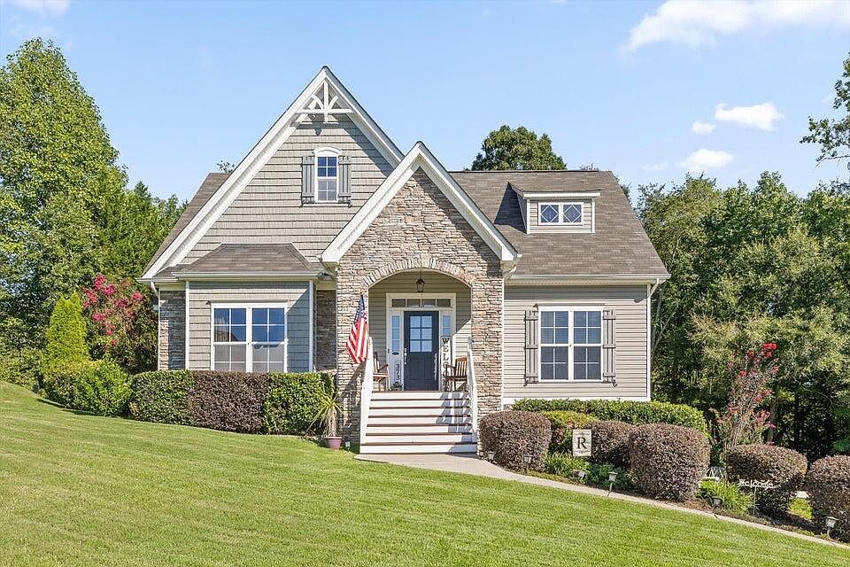 1st image of 373 Olivia Ln