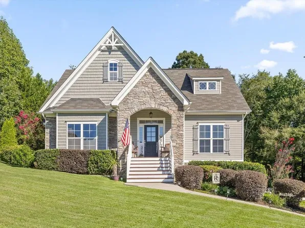 373 Olivia Ln, Soddy Daisy, TN 37379